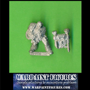 For sale - Warpaint Figres OOP 1994 Games Workshop Warhammer 40K Space Marine Apothecary
