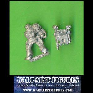 Bargain - Warpaint Figres OOP 1994 Games Workshop Warhammer 40K Space Marine Apothecary